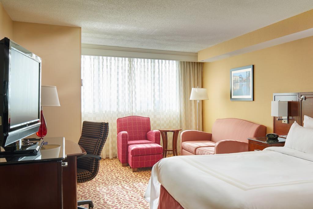 Hotel Wyndham Cleveland Airport Esterno foto